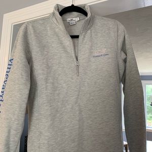 Vineyard vines sweatshirt